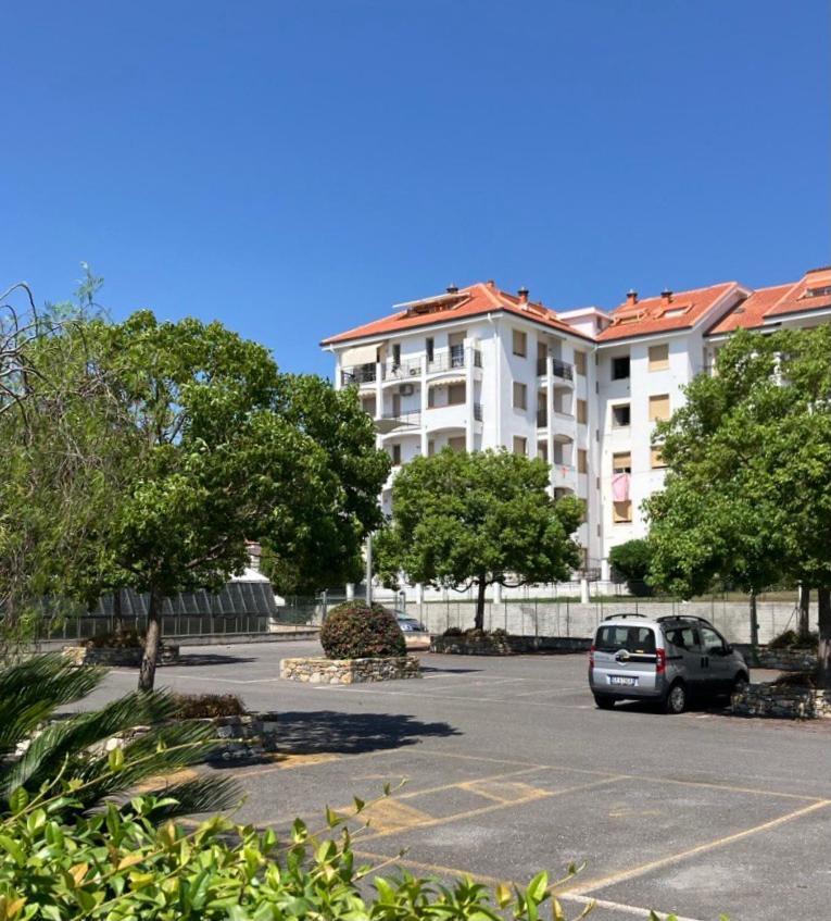 Apartament Aria Luce Mare San Bartolomeo Al Mare Zewnętrze zdjęcie